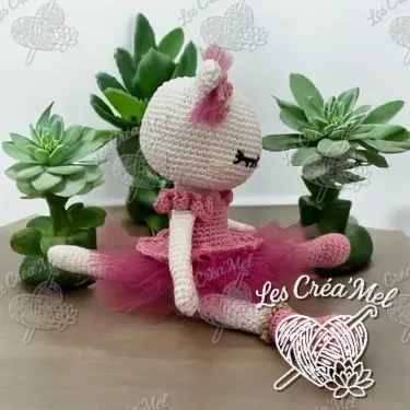 Chat danseuse — photo 3 sur 4
